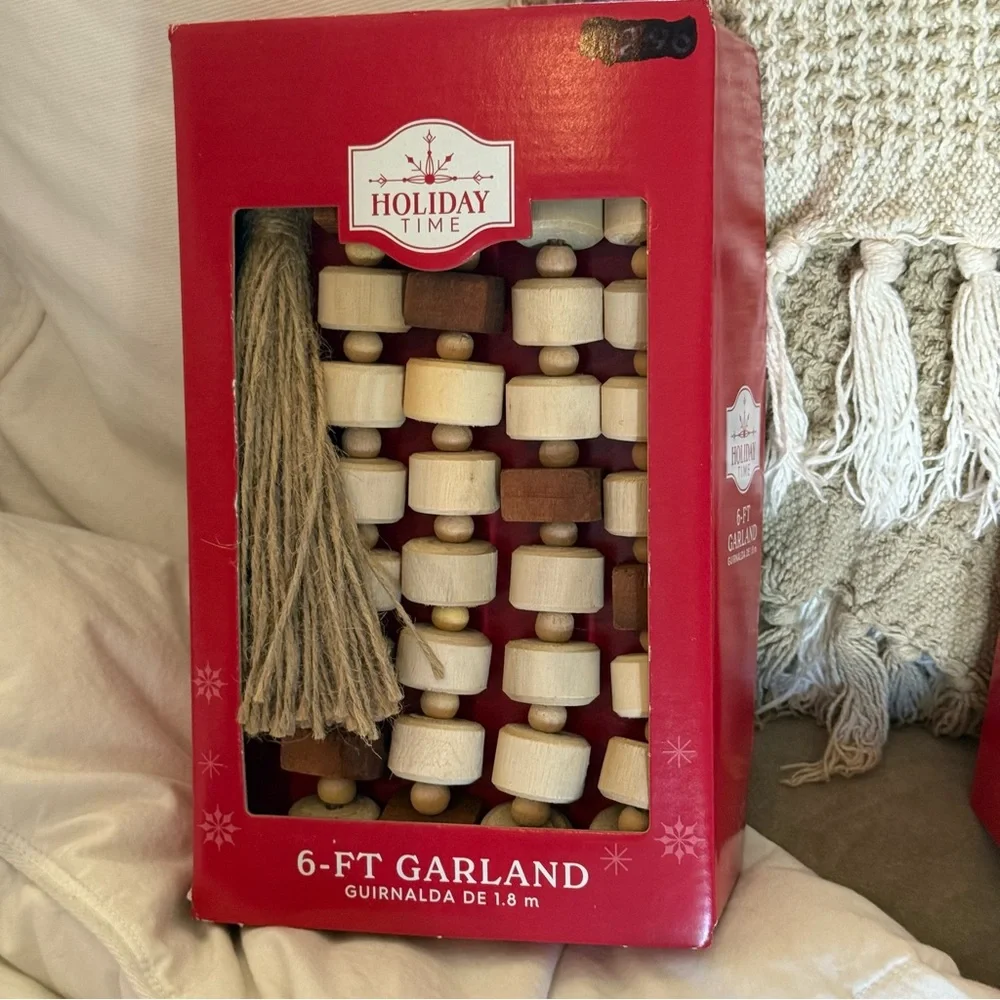 Christmas NIB wooden beaded garland 6’